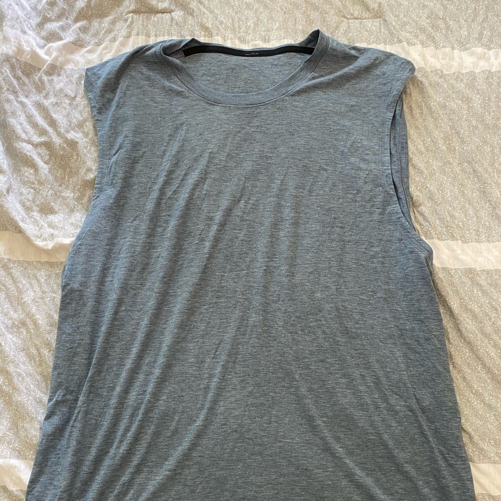 Men’s Lululemon tank sleeveless shirt